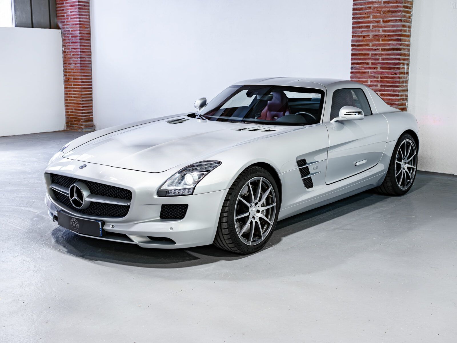 Mercedes SLS AMG coupé V8 571 ch
