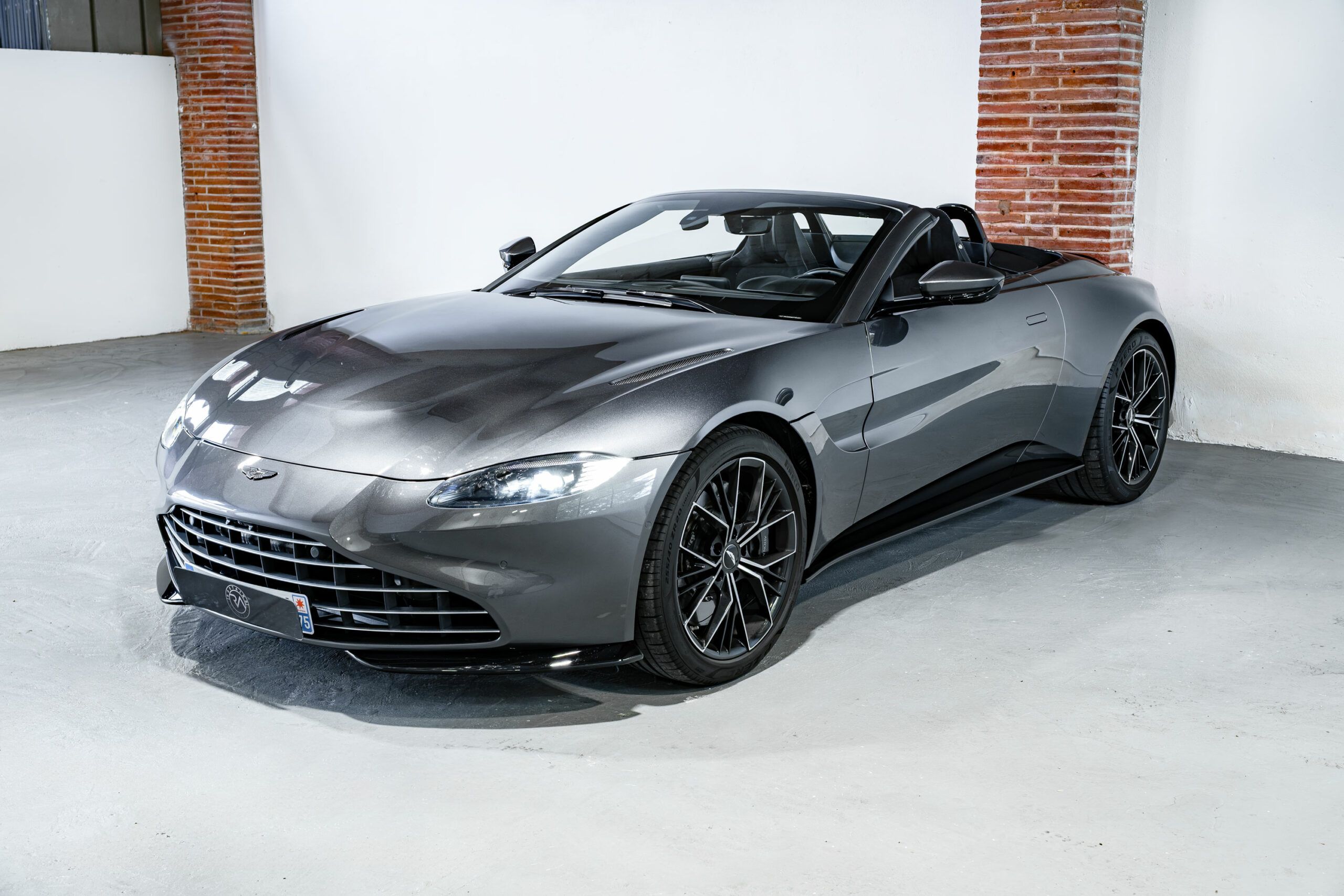 Aston Martin V8 Vantage Roadster (0)