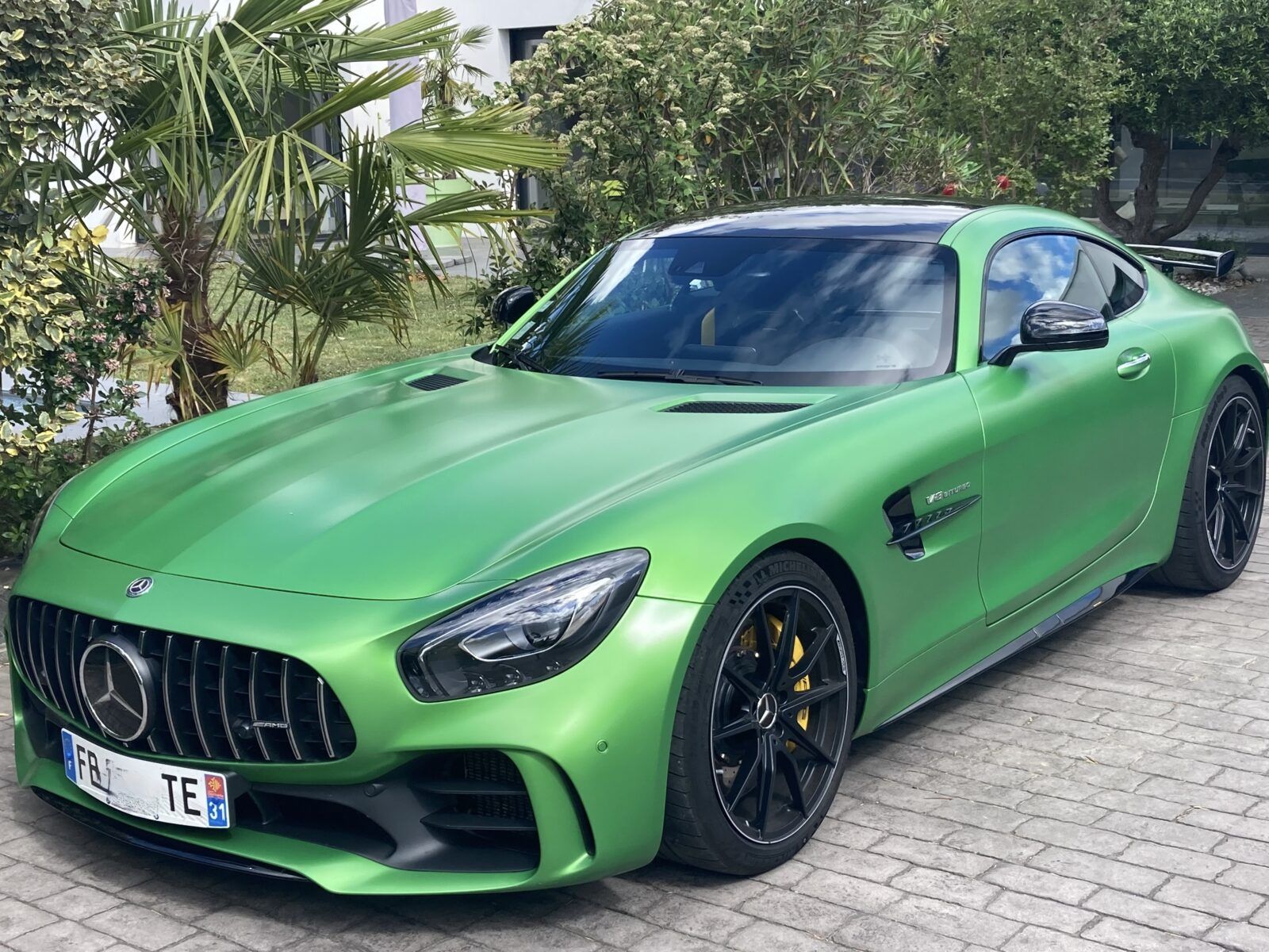 Mercedes AMG GTR 585 ch