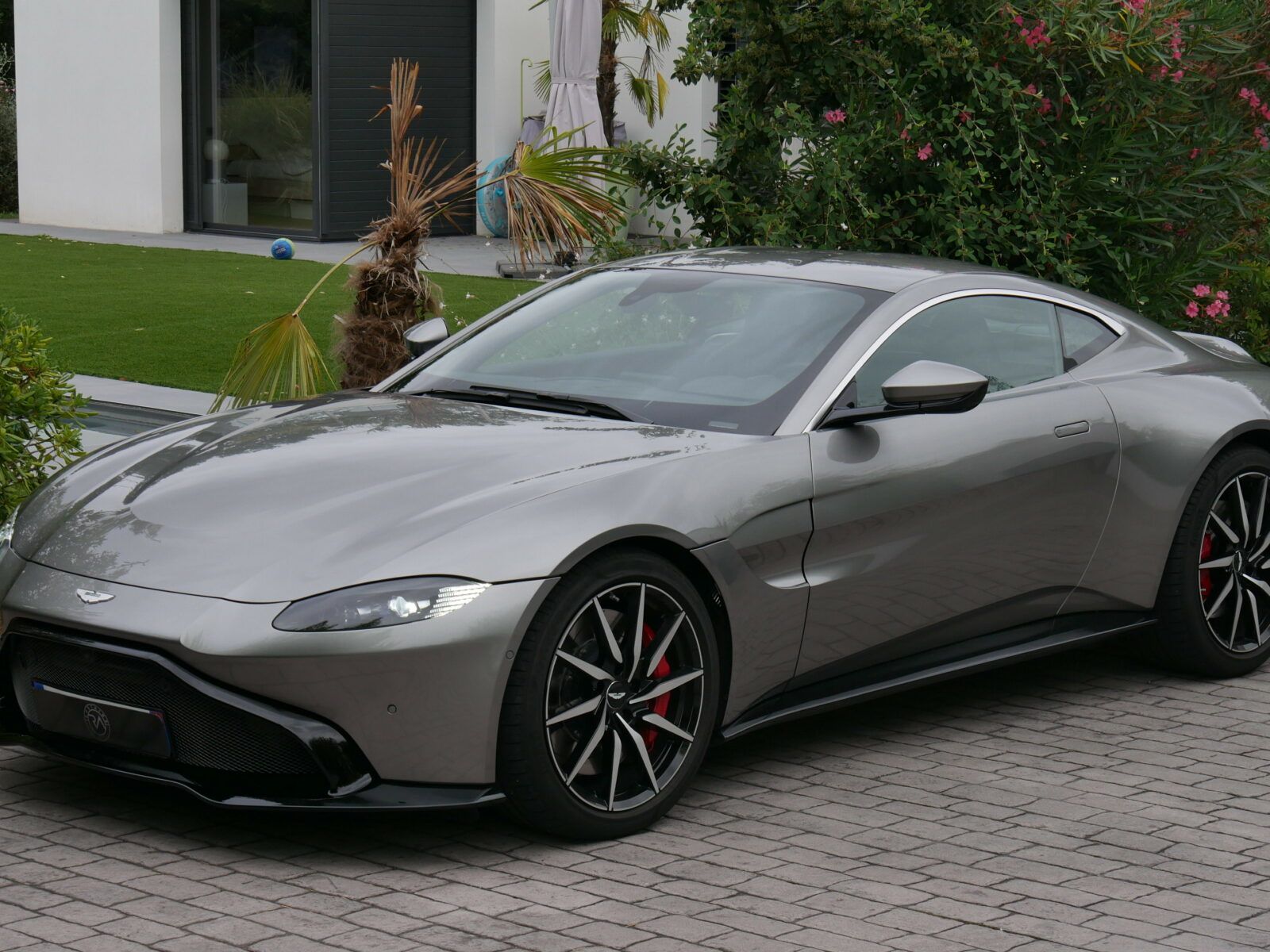 Aston Martin V8 Vantage 510 ch