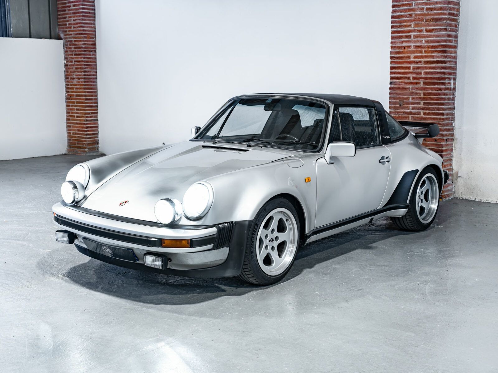 PORSCHE 911 CARRERA 3.0 TARGA – 1976 – LOOK 930 TURBO