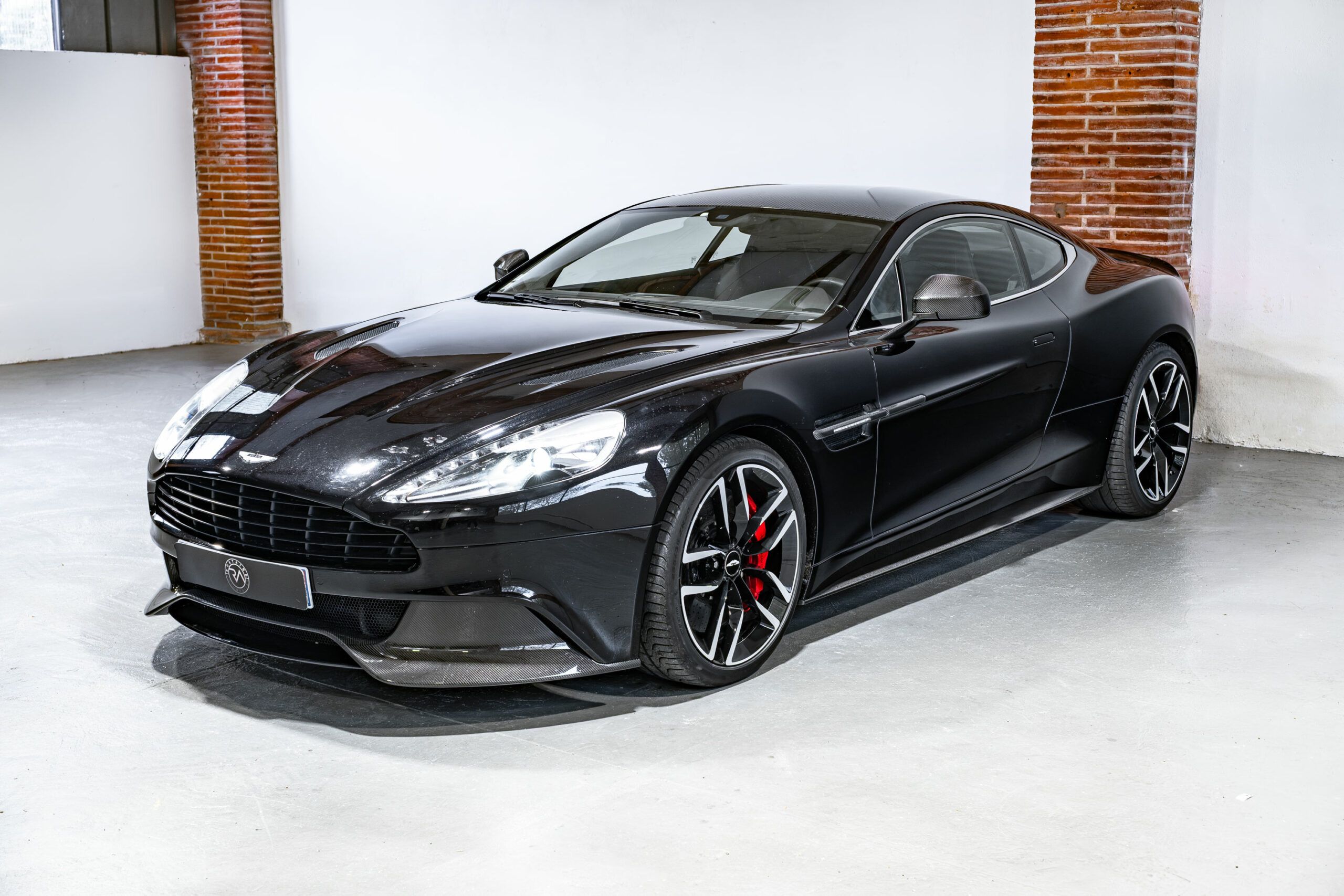 Aston Martin Vanquish (11)